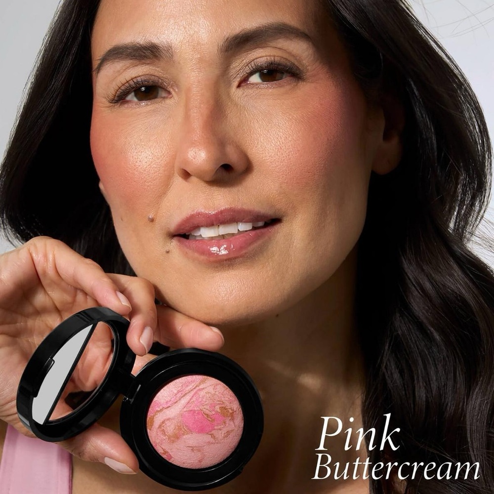 SOLD LAURA GELLER
 
Baked Blush-n-Brighten Marbleized Blush - Picture 2 of 3